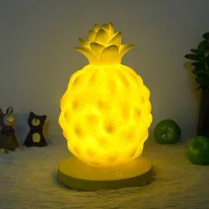 Çocuklar başucu LED şarj masa lambası USB silikon sevimli ananas gece ışıkları