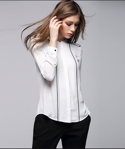 Camicia formale dimagrante in tessuto crêpe bianco con collo rotondo a maniche lunghe - Product Image 3