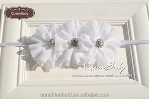 Triple flores <span class=keywords><strong>de</strong></span> la gasa <span class=keywords><strong>de</strong></span> la bailarina solid Blossom gratinadas con rhinestone botones Centro diadema delgada - Product Image 5