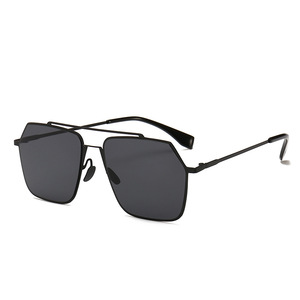 Egaudi BS18190 2022 <span class=keywords><strong>Occhiali</strong></span> <span class=keywords><strong>da</strong></span> <span class=keywords><strong>Sole</strong></span> <span class=keywords><strong>da</strong></span> Uomo di Alta Qualità con Montatura Sottile in Acciaio Inox Rosso e Lenti Fotocromatiche Personalizzabili - Product Image 3