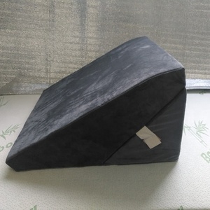 Cuscino a cuneo pieghevole multiuso <span class=keywords><strong>grigio</strong></span> e bianco in memory foam regolabile per la lettura e il comfort - Product Image 2