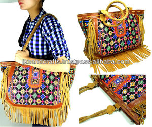 Bolso elegante de algodón bordado a mano - Product Image 2