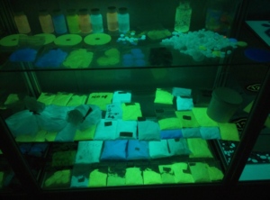 Individuell Verpackbares, Wasserfestes und Fluoreszierendes Nachleuchtpulver / Leuchtpigment / Photolumineszierendes Leuchtpulver mit Langer Nachleuchtdauer - Product Image 6
