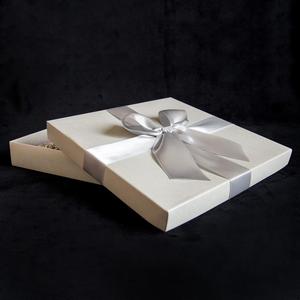 Tùy Chỉnh Màu Tím Gấp Kỷ Niệm Thiệp Mời Đám Cưới Sang Trọng Ribbon Khóa Vải Bìa Cứng Lời Mời Đám Cưới Với Hộp - Product Image 4