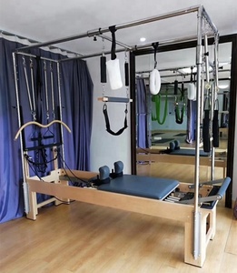 Equipo Combinado de Pilates <span class=keywords><strong>Reformer</strong></span> Cadillac de Madera Blanca en Venta, Usado en Estudio de Pilates, <span class=keywords><strong>Reformer</strong></span>, Mesa de Trapecio, Cadillac SRP08 - Product Image 6