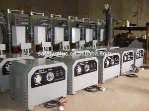 Machine de <span class=keywords><strong>remplissage</strong></span> d'<span class=keywords><strong>extincteur</strong></span> CO2 électrique automatique <span class=keywords><strong>Prix</strong></span> bas Emballage de caisse en bois facile à utiliser - Product Image 3