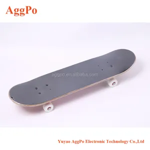 Skateboard Terbang Lengkap Skateboard Tengkorak Kayu Cruiser Standar Papan Skate Truk Kanada Maple Kayu Skate Board 07