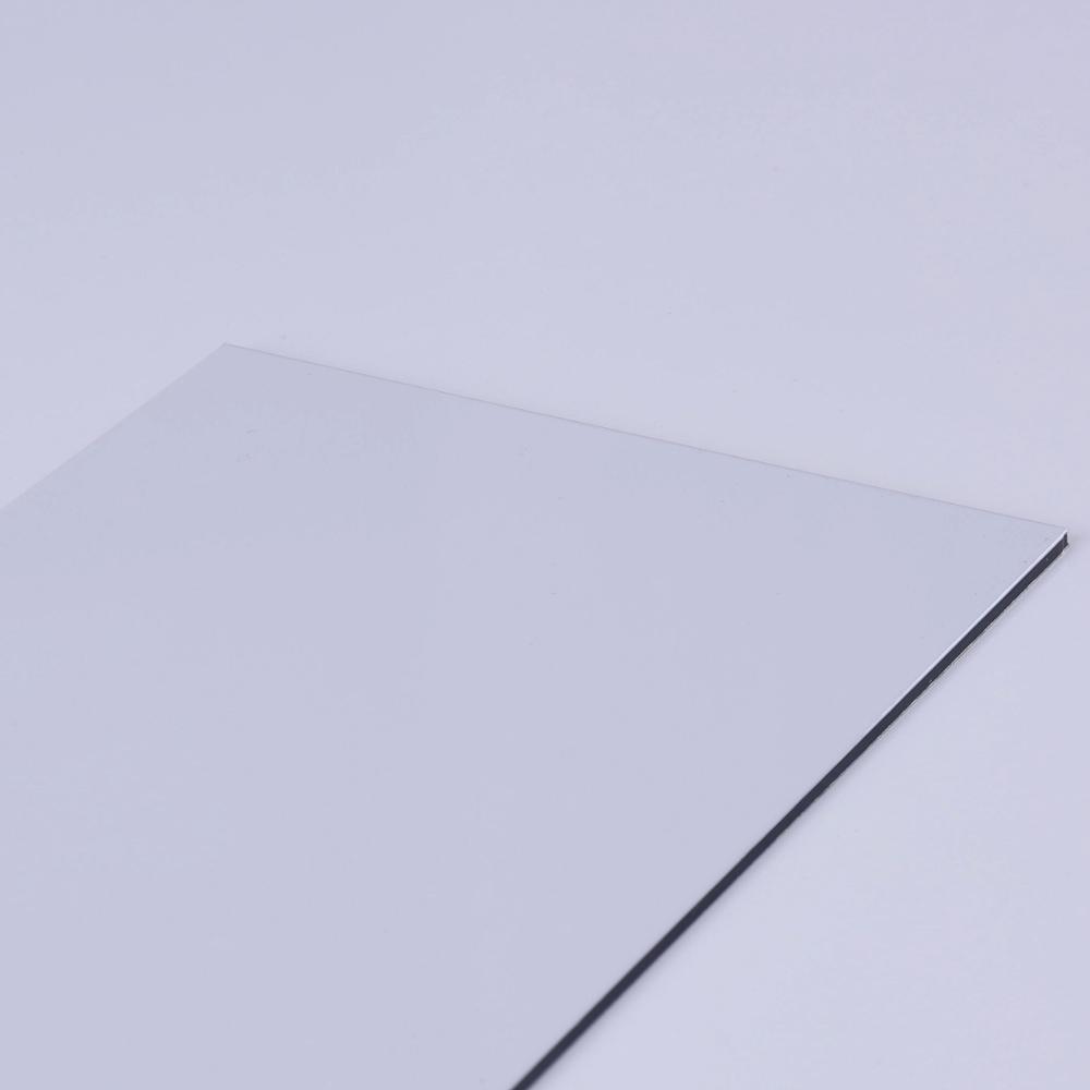 gloss/matte White