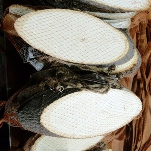 Tranches de bois de bouleau en vrac avec écorce, faites à la main et polies, formes et tailles variées, personnalisables avec logos/images, pour la décoration intérieure DIY et les cadeaux - Product Image 2