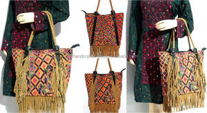 Sac à main en cuir à franges tribales - Product Image 2