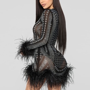 Abito Casual <span class=keywords><strong>Nero</strong></span> <span class=keywords><strong>con</strong></span> Otto Maniche Decorate <span class=keywords><strong>con</strong></span> <span class=keywords><strong>Piume</strong></span> e Strass 2019 - Product Image 3