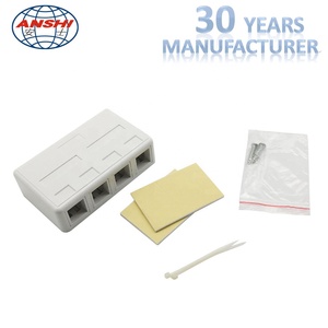 ANSHI <span class=keywords><strong>4</strong></span> ports <span class=keywords><strong>RJ45</strong></span> UTP Prise trapézoïdale CAT5E CAT6 Boîte <span class=keywords><strong>de</strong></span> montage en surface blanche pour les télécommunications - Product Image 2