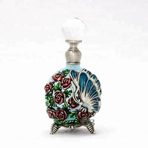 25ml Vintage Métal Papillon Bouteille De Parfum <span class=keywords><strong>Vide</strong></span> <span class=keywords><strong>Poche</strong></span> En Verre Essentiel Rechargeable Huile De Table Bouteilles Décoration De La Maison Gift59049 - Product Image 3