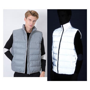 سترة عاكسة عالية الوضوح بشعار مخصص، لون رمادي فضي لامع، مقاومة للماء وقابلة للغسل، للجري الليلي وركوب الدراجات والرياضات، للسلامة - Product Image 6