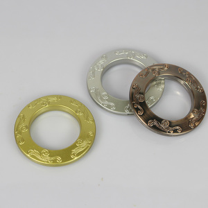 Oeillets de <span class=keywords><strong>rideau</strong></span> ronds en plastique PP doré anti-rouille <span class=keywords><strong>avec</strong></span> clip, fabriqués en Chine - Product Image 2