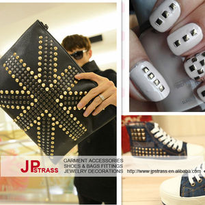 รองเท้าติดเล็บแบบเกาหลีกระดุมโลหะแบบใช้ใช้สำหรับเสื้อผ้า - Product Image 1