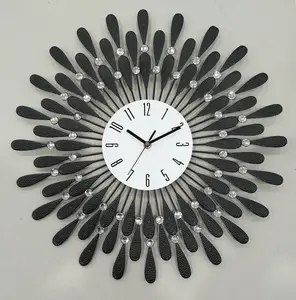 Rõ Ràng Diamante Đính Cườm Jeweled Đen Hướng Dương Kim Loại Spiked Đồng Hồ Treo Tường - Product Image 1