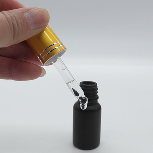 <span class=keywords><strong>1</strong></span> <span class=keywords><strong>oz</strong></span> bottiglia di vetro nero smerigliato olio essenziale contagocce con pompa d'oro vuoto olio cosmetico contenitore - Product Image 3