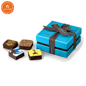 Scatola Regalo in Carta con Vassoi in Plastica per Fiori Sorpresa, Caramelle Natalizie e Cioccolatini, con Fiocchi di Nastro - Product Image 4