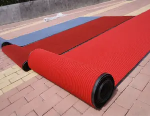 Roter Streifen teppich mit PVC-Rückseite für Hochzeits gang läufer