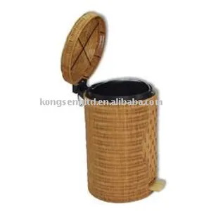 Rattan trash can