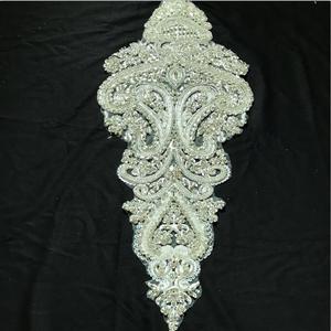 Wuku <span class=keywords><strong>abito</strong></span> da sposa in <span class=keywords><strong>pizzo</strong></span> con motivo applique patch incrostato perline collezione 2020 - Product Image 2