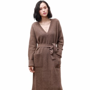 <span class=keywords><strong>Di</strong></span> <span class=keywords><strong>lana</strong></span> lavorato a maglia <span class=keywords><strong>di</strong></span> alta qualità 100% cachemire Con Scollo A V con cintura in vita e non patch tasche donne maglione lungo vestito per l'inverno - Product Image 1