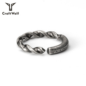 <span class=keywords><strong>Bague</strong></span> minimaliste Craft Wolf en acier inoxydable 316 pour femmes, <span class=keywords><strong>gravure</strong></span> personnalisée, production en petites séries, vente en gros, design unique - Product Image 3