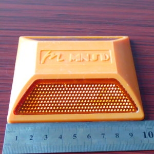 Venta al por mayor carretera waring solar led ojos <span class=keywords><strong>de</strong></span> <span class=keywords><strong>gato</strong></span> <span class=keywords><strong>de</strong></span> plástico solar road Stud - Product Image 5