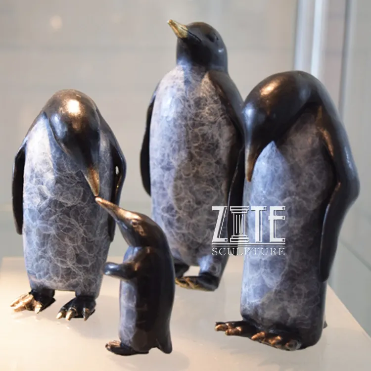 Маленькая металлическая латунная статуя, СЕМЕЙНАЯ СКУЛЬПТУРА пингвина из бронзы