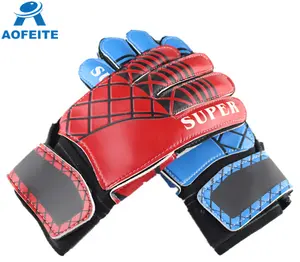 China Fabrikant Contact Latex Keeper Gk Vinger Bescherming Voetbal Doelman Handschoenen Voor Kids Verkoop