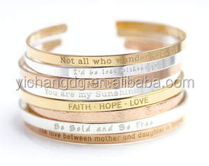 Brazalete de Acero Inoxidable con Frase Inspiradora, Brazalete Personalizado Unisex con <span class=keywords><strong>Mantra</strong></span> - Product Image 3
