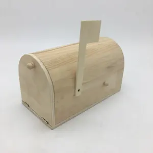 Mini caixa de madeira de cor natural