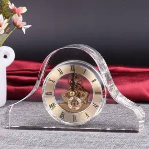 ขายส่งที่กำหนดเองขนาดเล็กตารางนาฬิกาแต่งงานโปรดปรานของขวัญสำนักงานตกแต่งแก้วคริสตัลนาฬิกาตั้งโต๊ะ