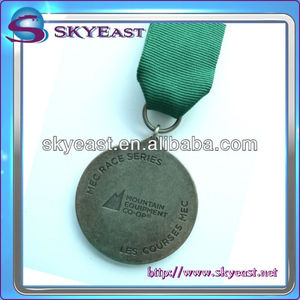 Venta al por mayor de medallas de metal deportivas con logotipo personalizado fundición de peltre con cinta - Product Image 4