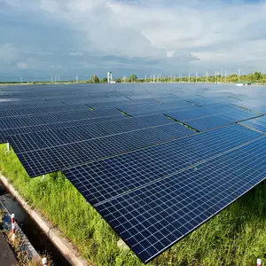 Usine utiliser la centrale électrique 200kw hors réseau système solaire 200 kw système solaire avec batterie de secours au lithium fer