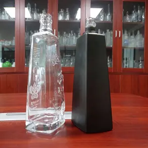 Fantezi şeffaf 75cl ruhları likör votka lezzet 750ml cam şarap şişeleri