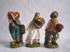 2018 Nouvelle Nativité en résine de trois pièces à vendre - Product Image 3