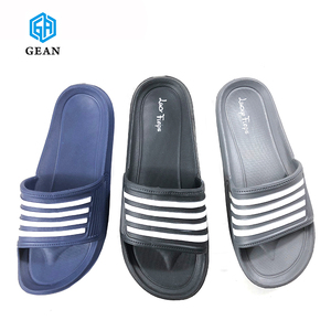 Venta al por mayor barato hombres último diseño Eva Slide sandalias ligeras antideslizantes zapatilla de baño para uso en interiores verano resistente
