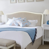 Lit à baldaquin antique de taille Queen avec cadre en bois blanc de style moderne, lit doux en bois de bouleau massif pour chambre à coucher ou ferme