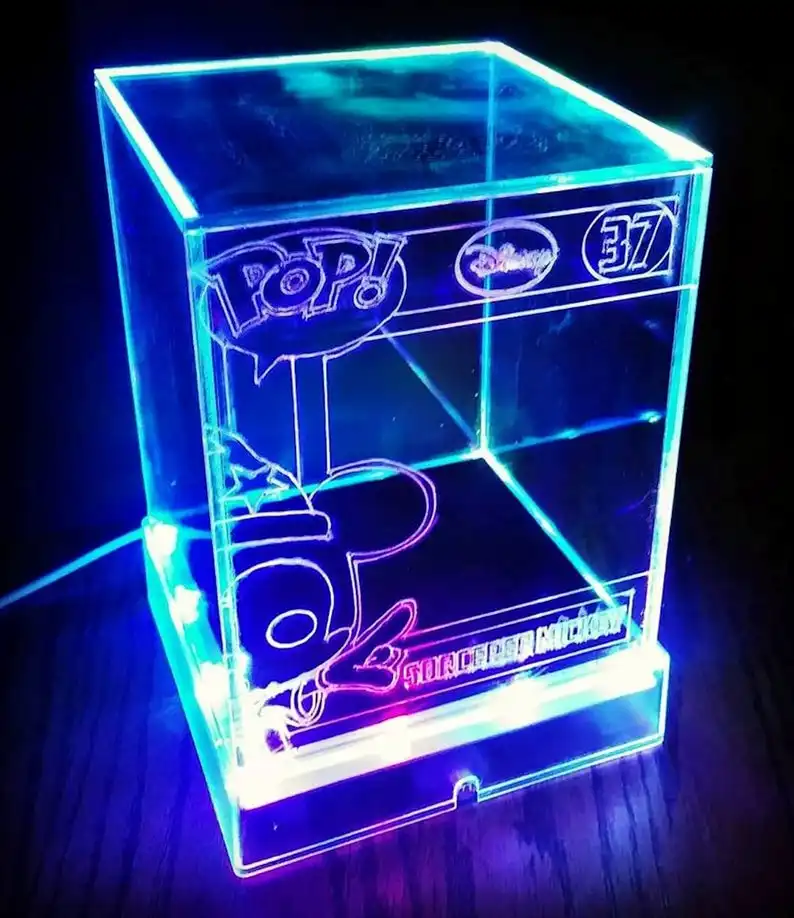 Custom Made Acrilico LED Display Case per Unboxed Funko Pop con il Laser Logo