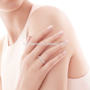 Anello Eternity Baifu Jewelry Classico a Cerchio Completo in Oro 14K con 4 Griffe e Moissanite da 4.0mm - Product Image 4