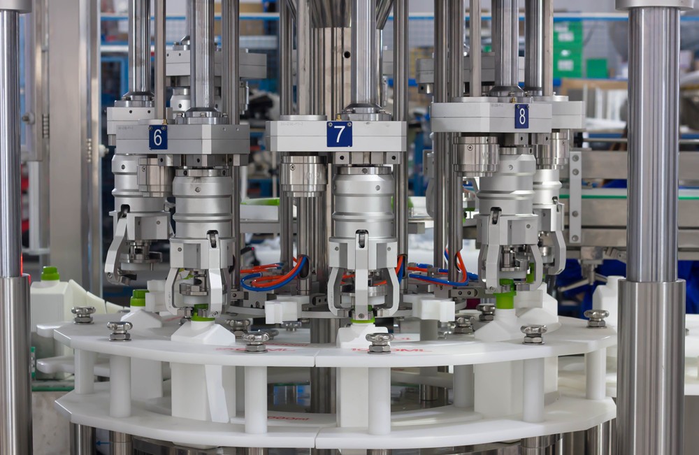 Multifunctional capping machine capper for lotion pump and spray trigger dispenser with sorter and unscrambler