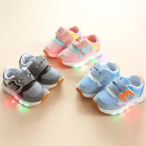 Yeni varış ayakkabı led ile led ayakkabı için kız için led ışık çocuk ayakkabı satış