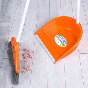 Set <span class=keywords><strong>METIS</strong></span> con Scopa a Manico Lungo e Paletta con Setole Morbide per la Pulizia dei Pavimenti - Product Image 4