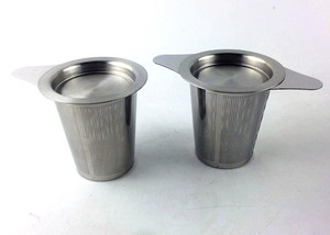 Ensemble d'accessoires pour le thé avec cuillère, tasse, passoire, filtre à thé, infuseur à thé en acier inoxydable avec double poignée - Product Image 2