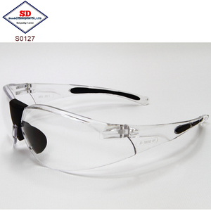 Elegantes lentes de policarbonato y gafas de seguridad con montura de silicona para protección ocular - Product Image 1
