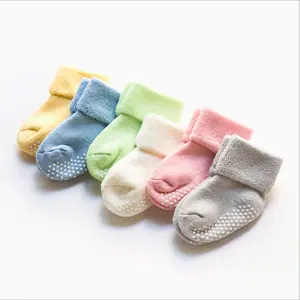 Bebek çorap anti kayma yenidoğan kız bebek diz yüksek emekleme çorap