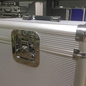 Estuche de Transporte para Discos de Vinilo Citronic CVA50 de Aluminio para <span class=keywords><strong>DJ</strong></span> de 12 Pulgadas, Capacidad para 50 Discos - Product Image 2