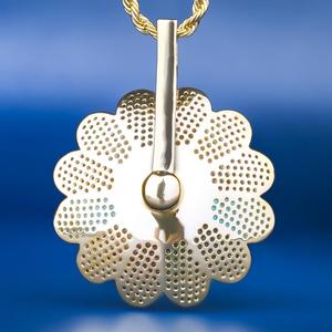 KRKC & CO Colgante Spinner Fidget Flor De Murakami de oro de 14k - Product Image 2